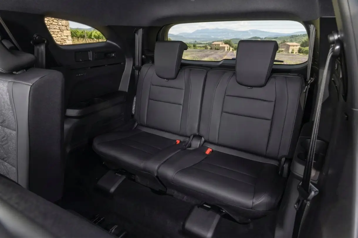 Nouveau Renault Espace 6 3ème rang très confiné, adapté aux enfants!